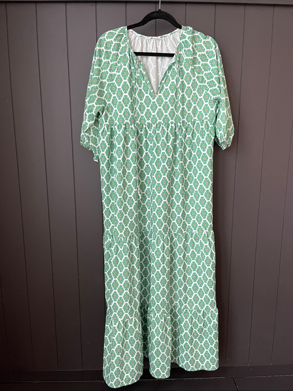Women’s Green Patterned V-Neck Maxi Dress